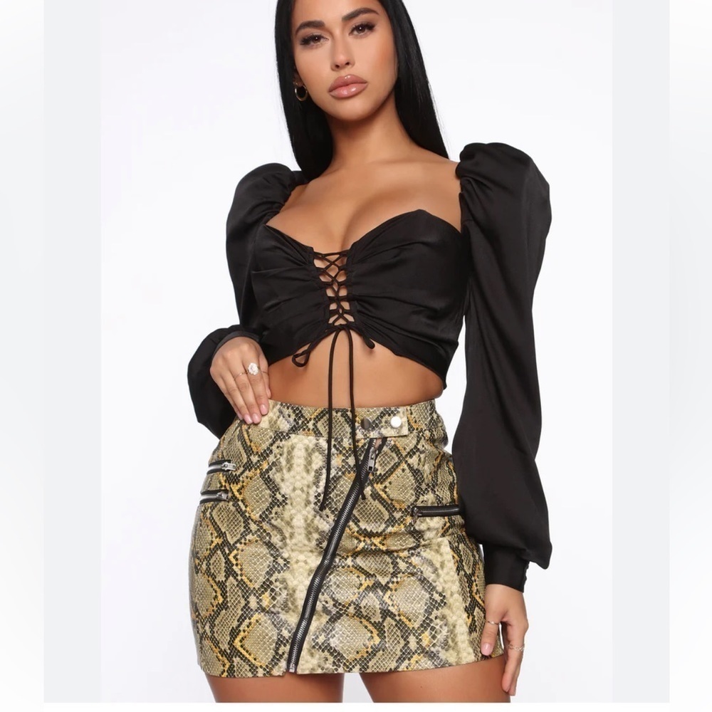 Fashion Nova black corset blouse puff sleeve size XS